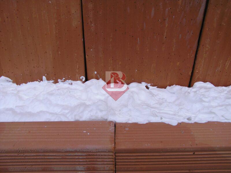 Insufflaggio con fibra di cellulosa a Reggio Emilia, l’importanza di rivolgersi a degli esperti del settore